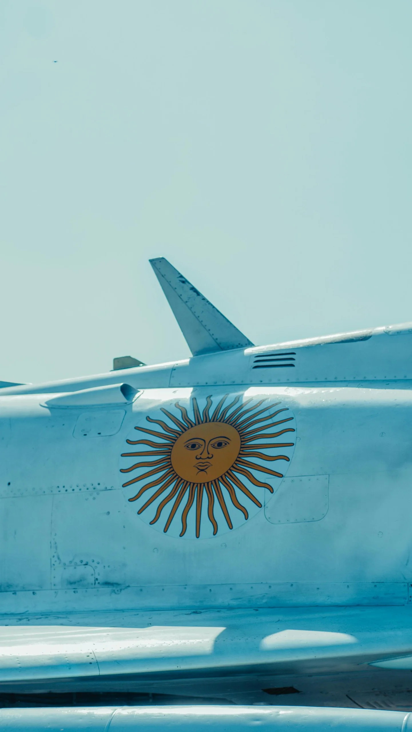 Aircraft bearing Argentina's Sol de Mayo emblem