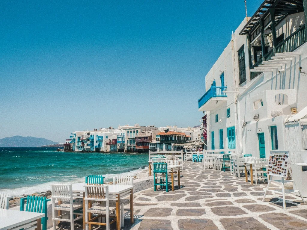 Argentina citizenship and Greece Golden Visa comparison