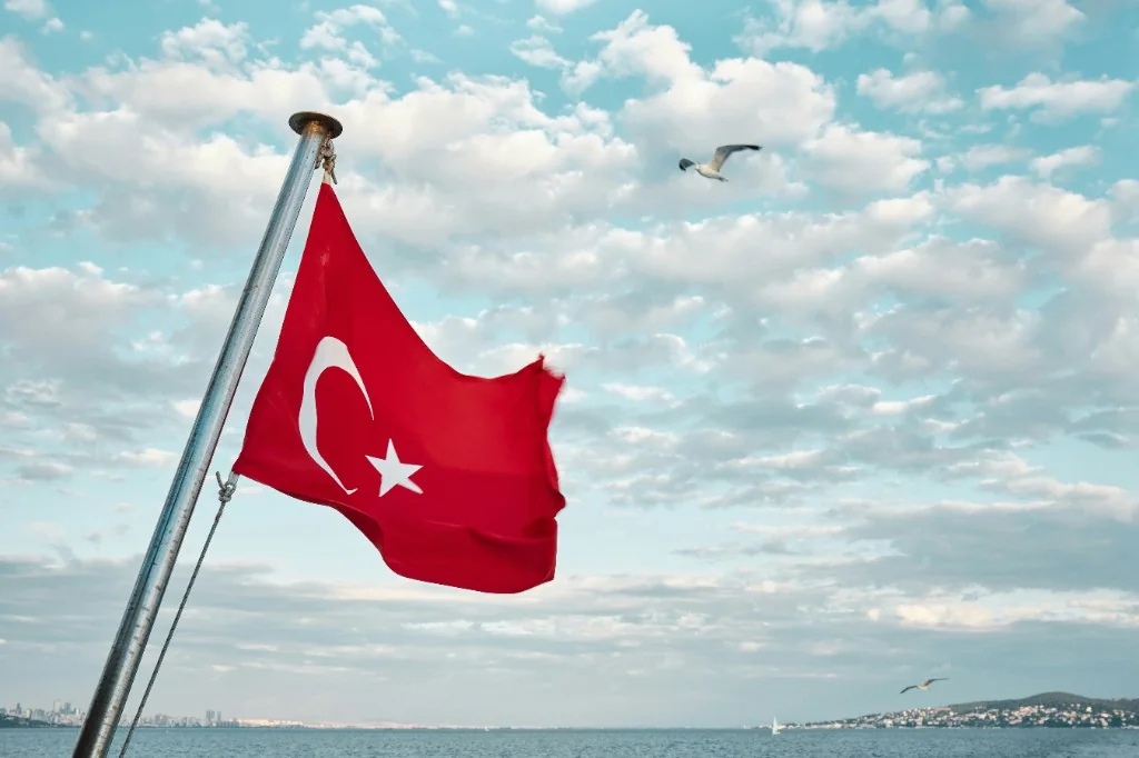 Turkey flag representing Turkey citizenship by investment